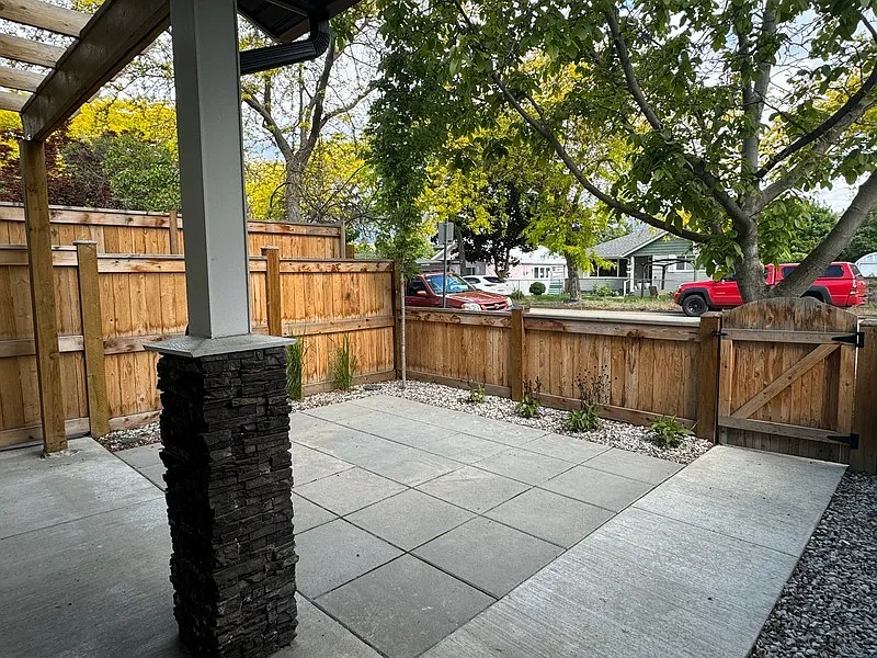 3 bed, 2.5 bath, 1360 sqft, $2,700 — Photo 3