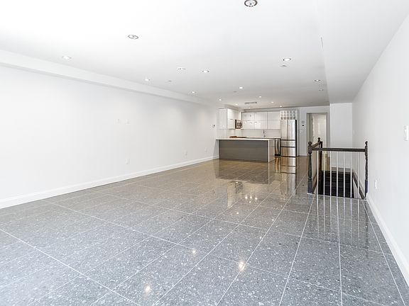 5th image of 287 Kosciuszko St #2