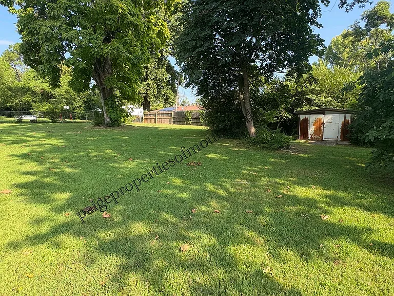 425 Ashington Dr — Photo 5
