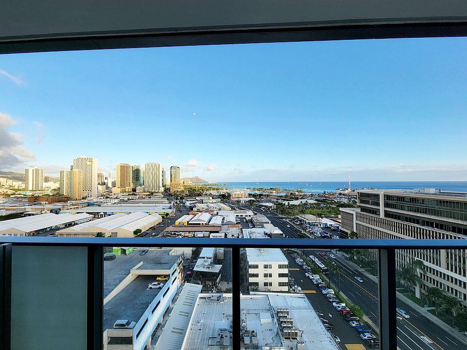 Diamond Head & city views