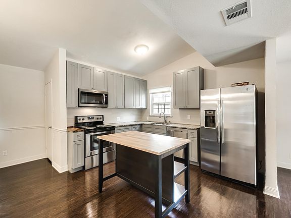 5th image of 3813 Bryce Ave