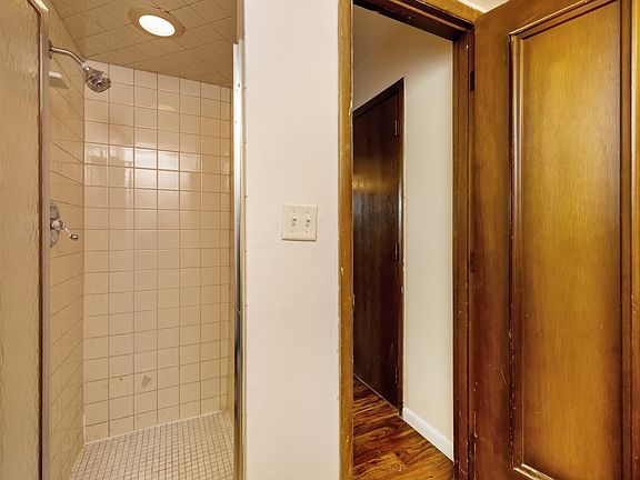 5th image of 1440 20th St Unit 1