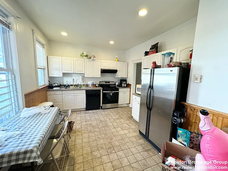 37 Hillside St #1 — Photo 2