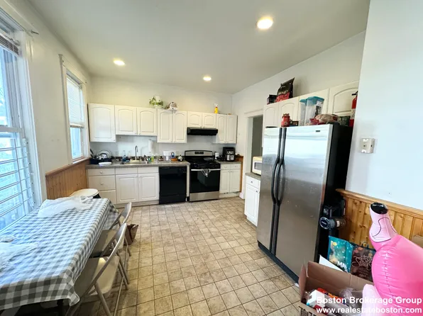 37 Hillside St, Roxbury, MA