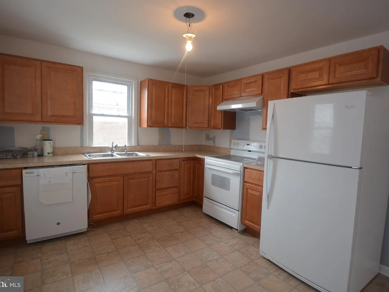 2 bed, $1,800 — Photo 2