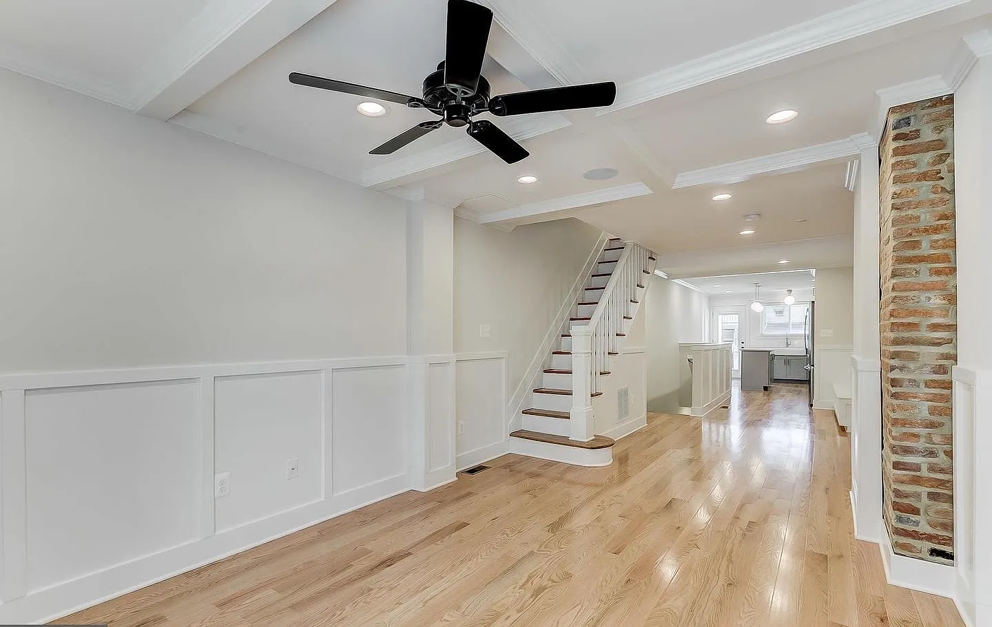 3 bed, 2010 sqft, $3,495 — Photo 1