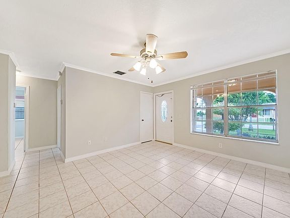 3rd image of 5123 Grant Ln