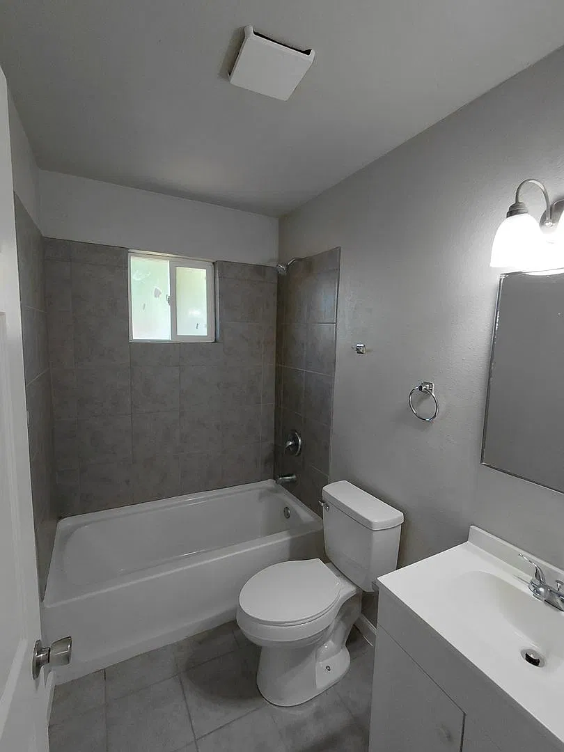931 G St — Photo 4