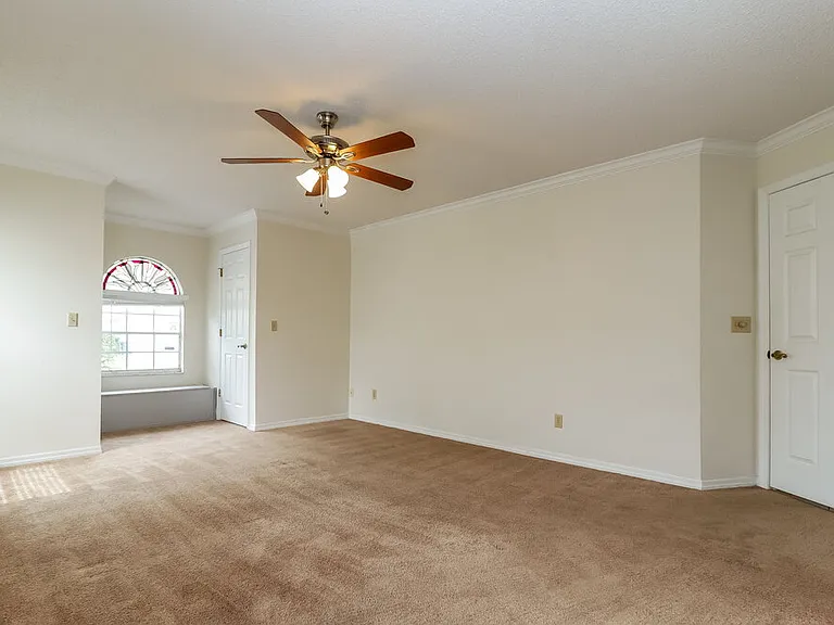 9132 Hawkins Ct — Photo 10