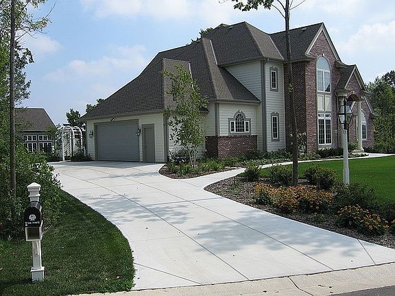2nd image of W146N9872 Quiet Creek Ct