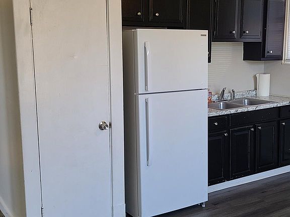 Large Eat-in Kitchen