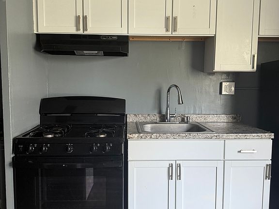 3rd image of 355 Granfield Avenue