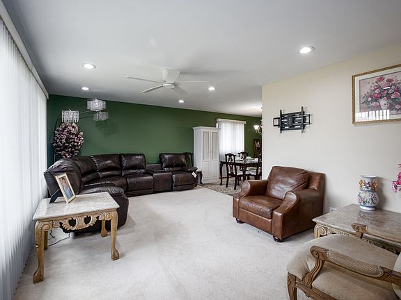 2nd image of 22359 Cornell Ave
