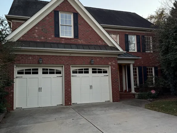 1817 Great Oaks Dr, Raleigh, NC 27608