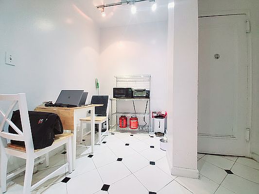 5th image of 911 8th Ave APT 3c