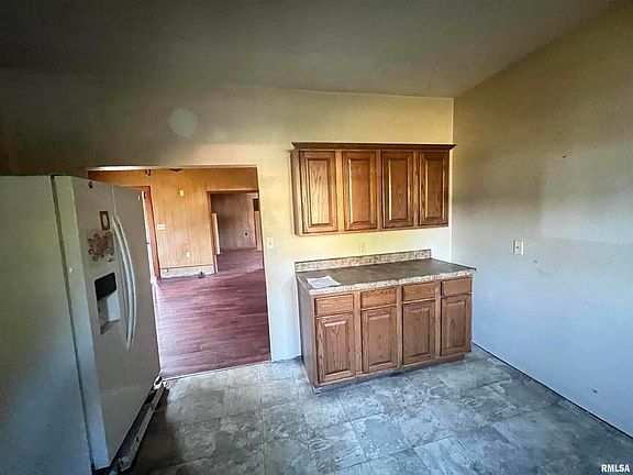 4th image of 905 Newton Ave