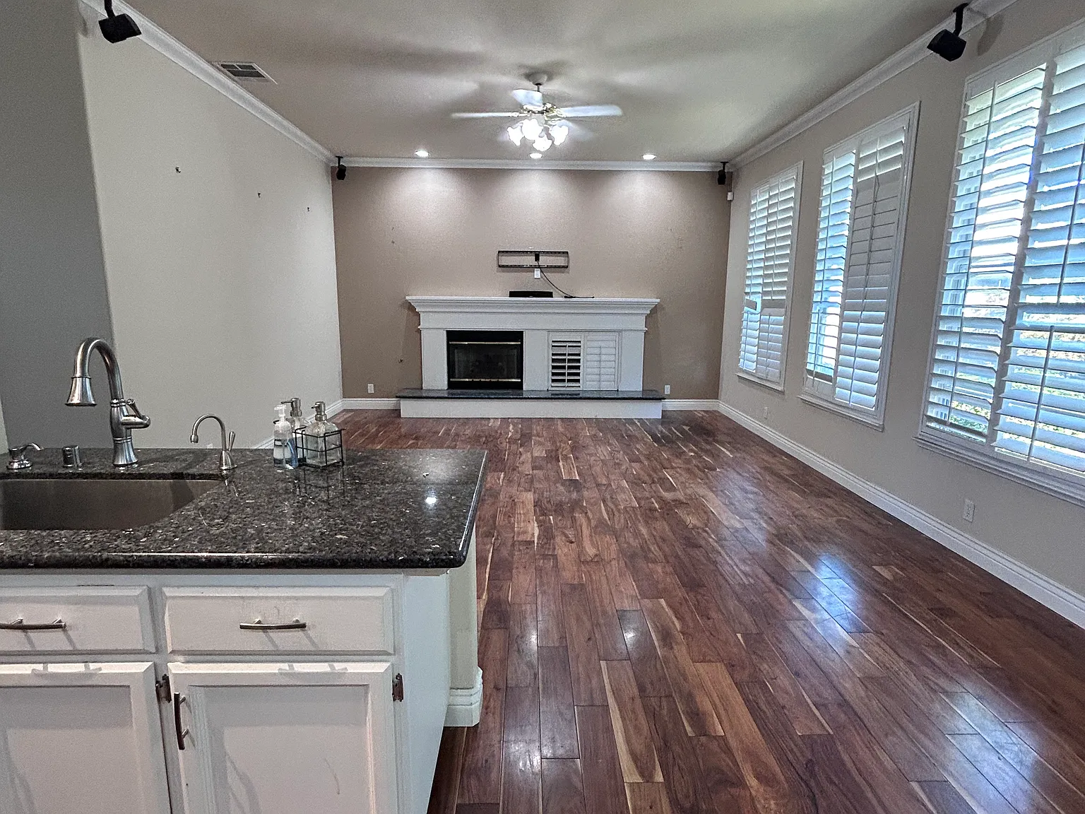 3 bed, 1844 sqft, $3,000 — Photo 4
