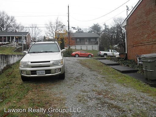 3rd image of 433 Mount Vernon Ave