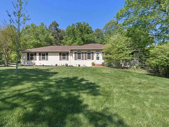 2nd image of 105 Woodwind Dr