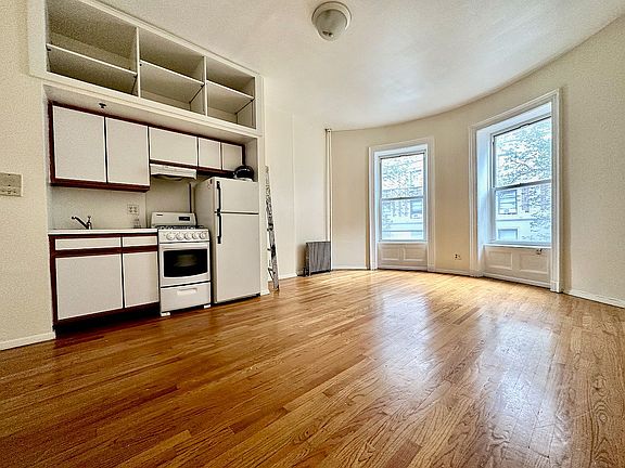 4th image of 239 W 100th St APT 3F