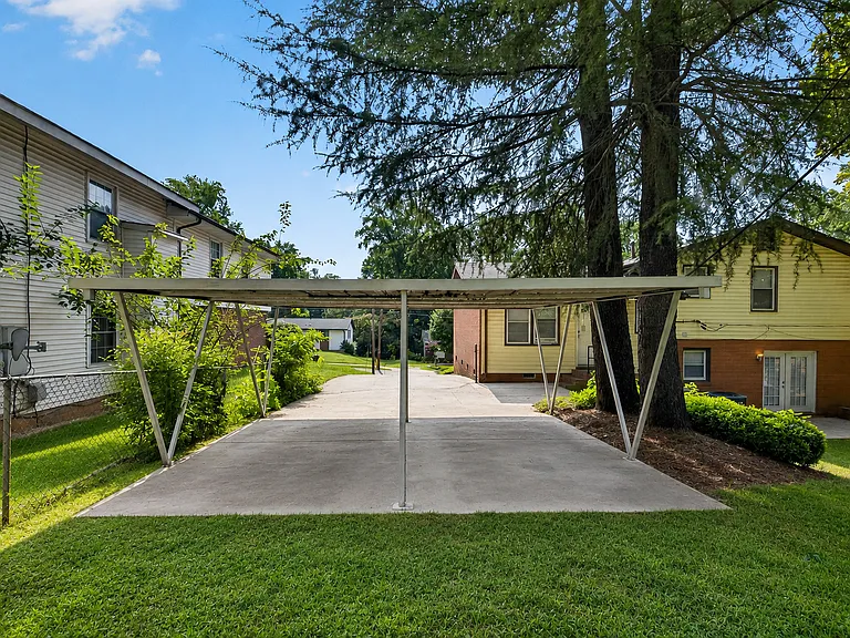 5001 Springview Rd — Photo 4