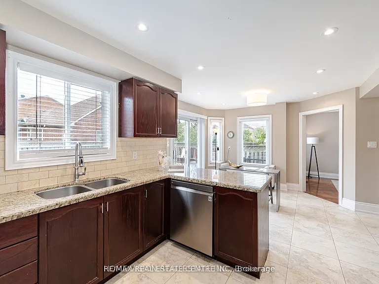 5583 Loonlake Ave — Photo 10
