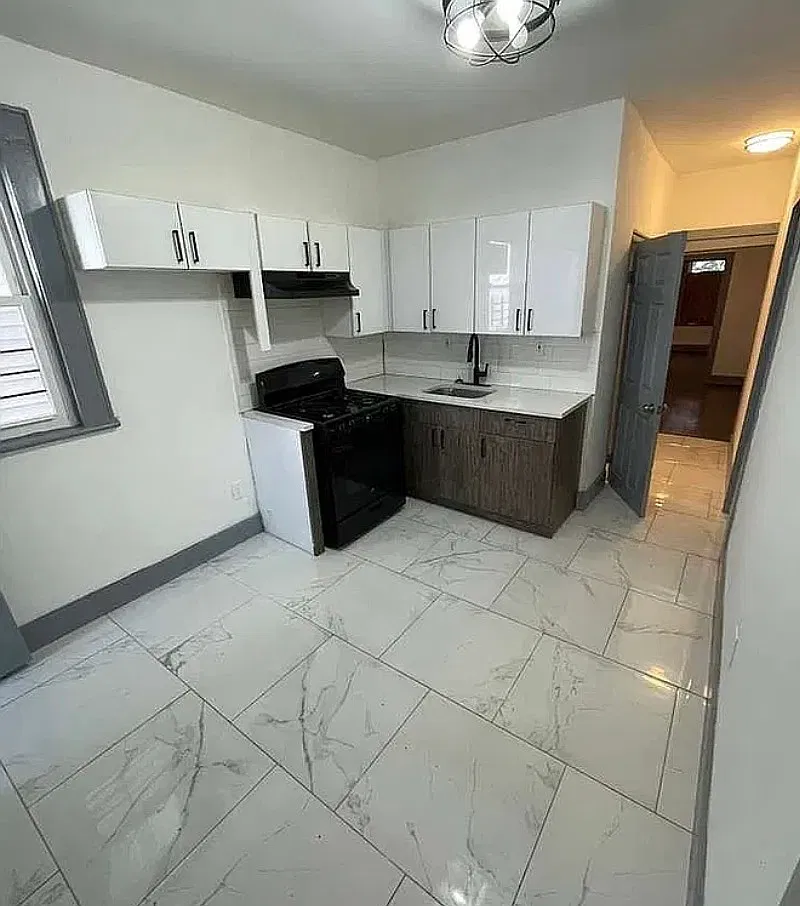 2 bed, $1,250 — Photo 1