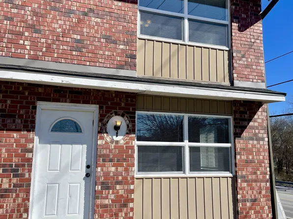 717 S Prairie St #1, Liberty, MO 64068