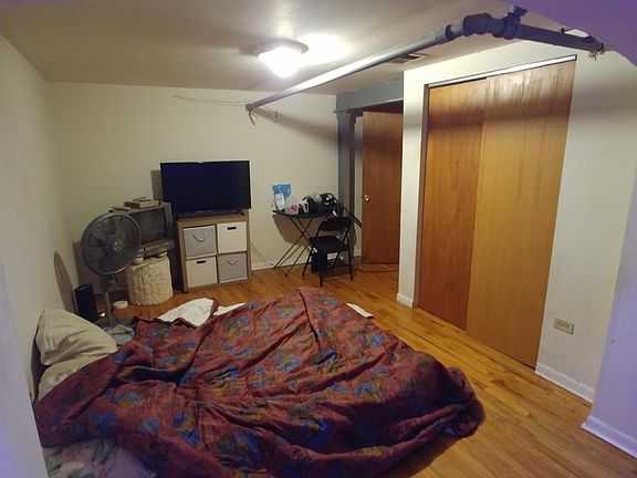 4th image of 2206 W Berteau Ave