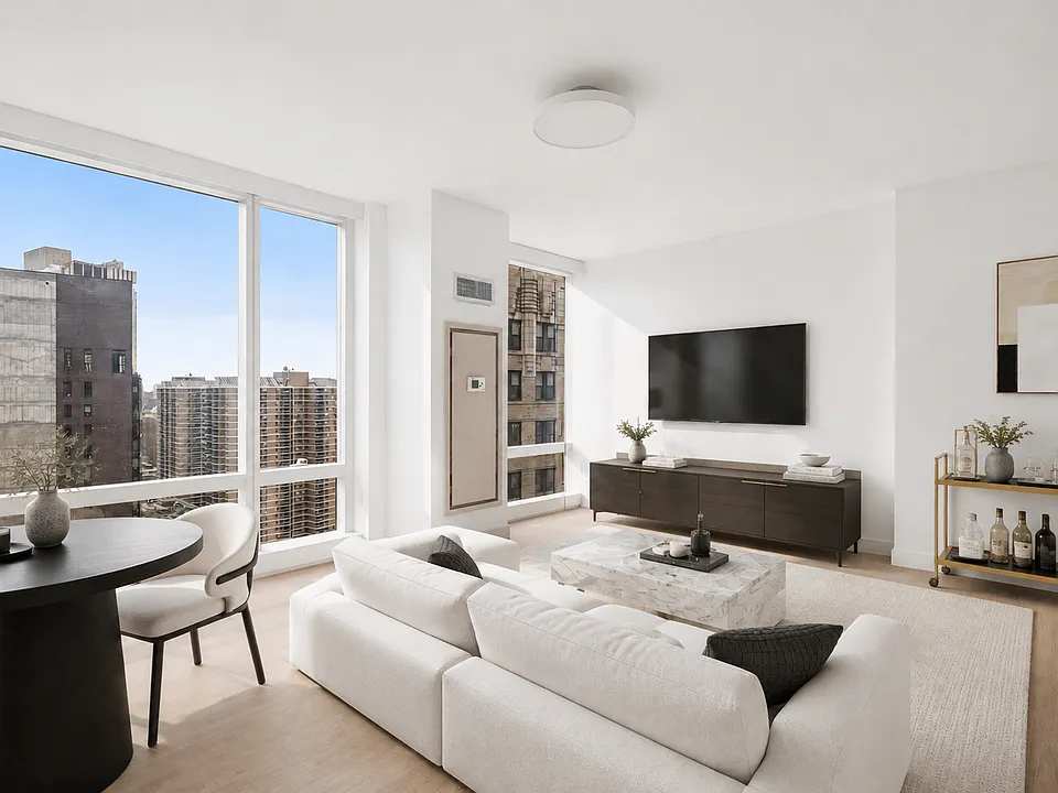 7 Platt St #28C