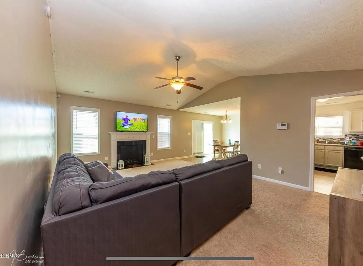 3 bed, 1528 sqft, $1,950 — Photo 2