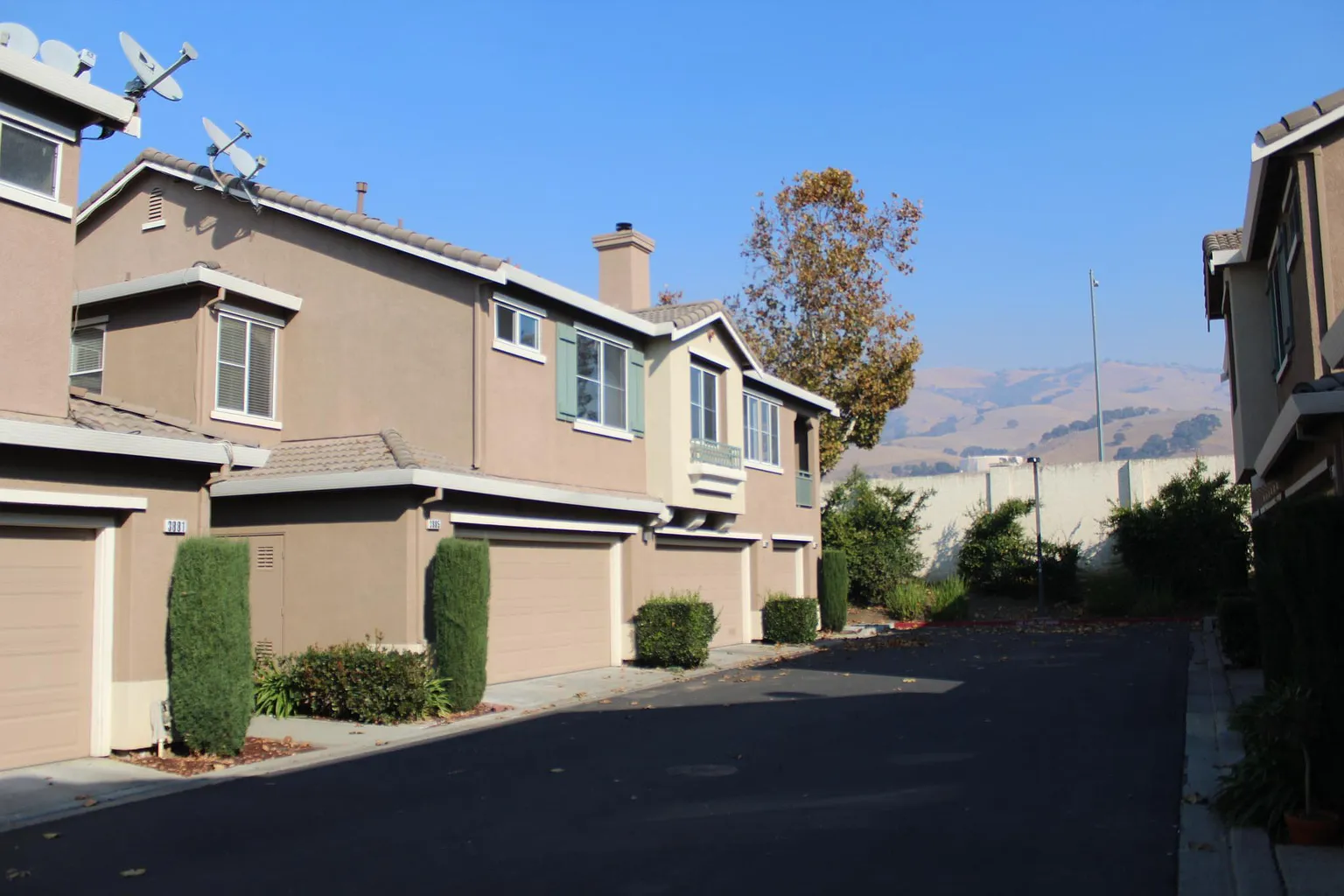 3885 Jasmine Cir photo 1