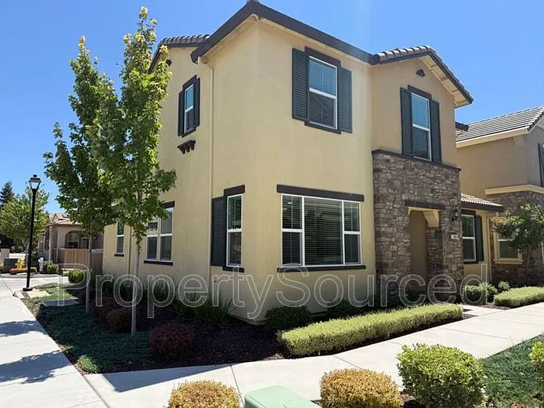 948 Posey St — Photo 3