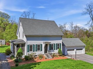 7 Chamberlain Rd, Westford, MA 01886