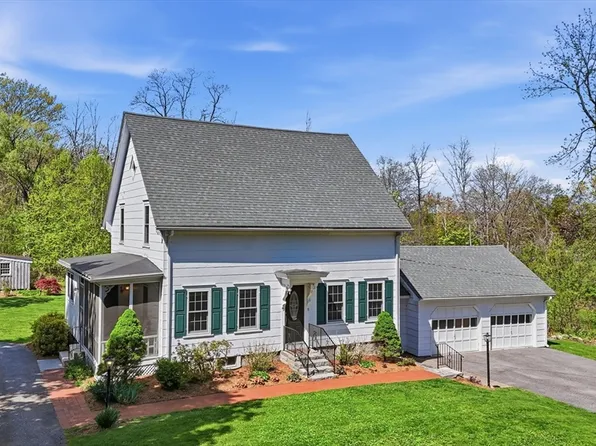 7 Chamberlain Rd, Westford, MA 01886