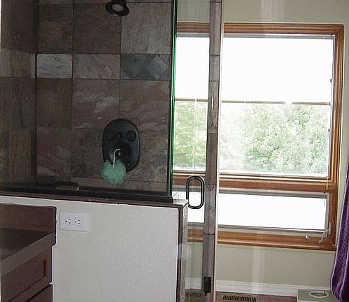 master bath w/dbl sinks