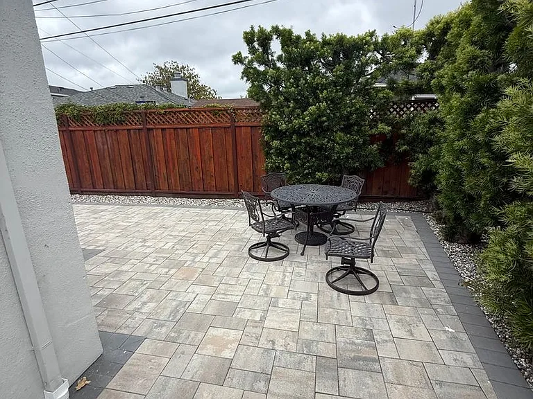1108 Clovelly Ln — Photo 4