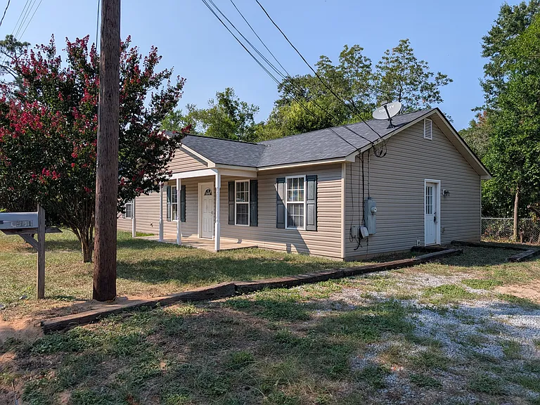 2501 Clifton St — Photo 2