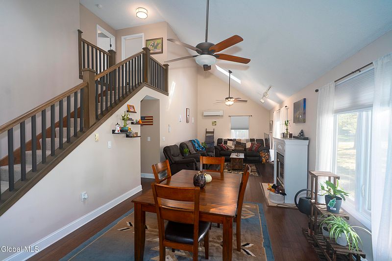 5th image of 24 Peggy Ann Road