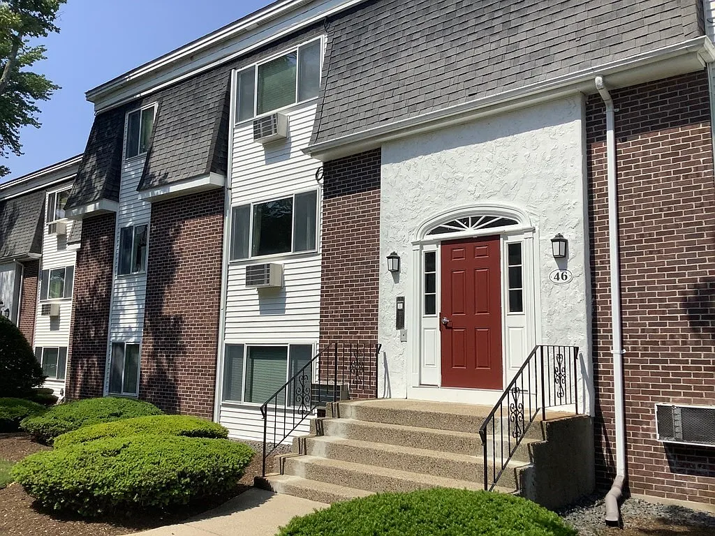 2 bed, 1.0 bath, $2,400 — Photo 1