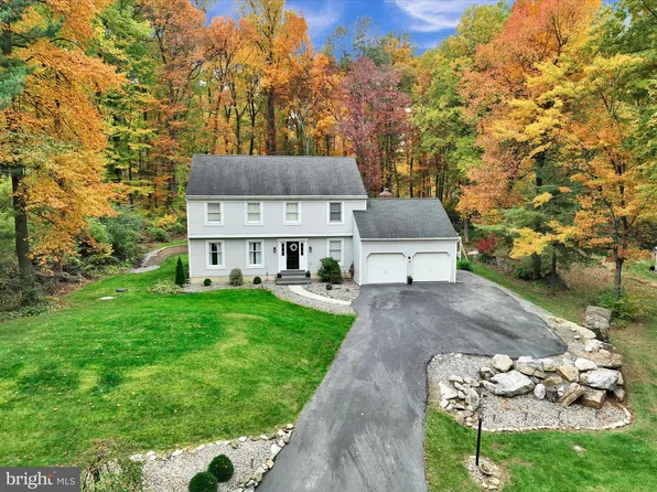9 Weaver Rd, Sinking Spring, PA 19608