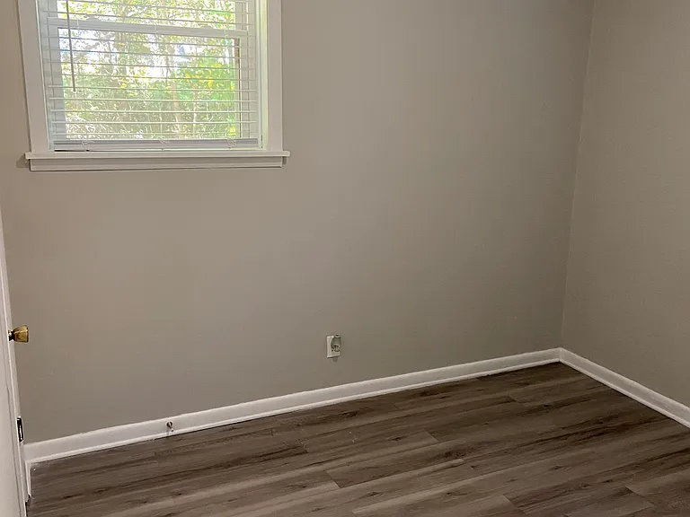405 E Cedar St — Photo 18