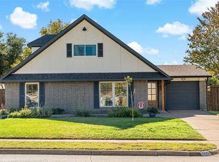 909 Greenbriar Ln, Richardson, TX 75080