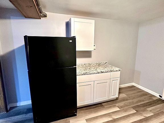 5th image of 646 Main Rd N