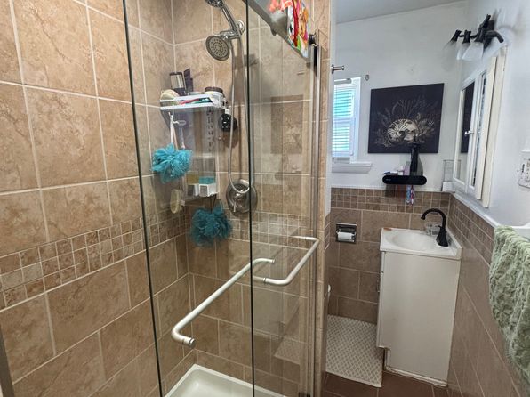 201 Mackinaw St APT 4