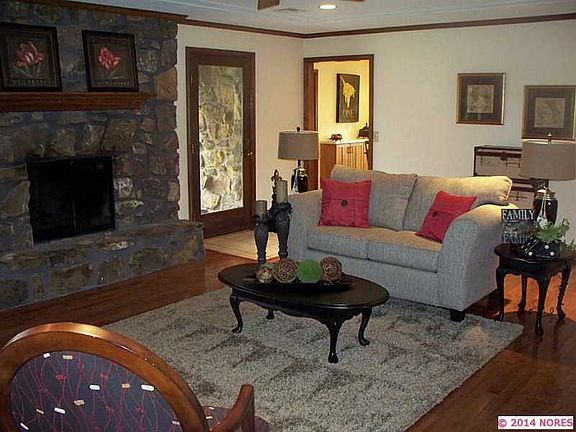 Family Room/Fireplace
