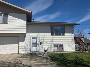 1304 E Ingals Ave, Bismarck, ND 58504