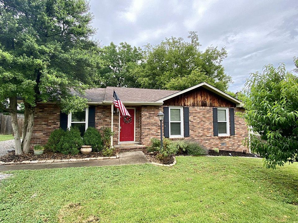 1st image of 102 Hillwood Ct
