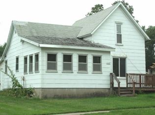 117 N Vernon St, Conrad, IA 50621