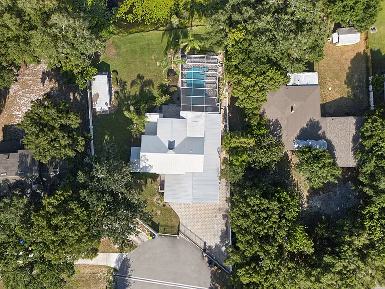 414 Somerset Dr — Photo 5
